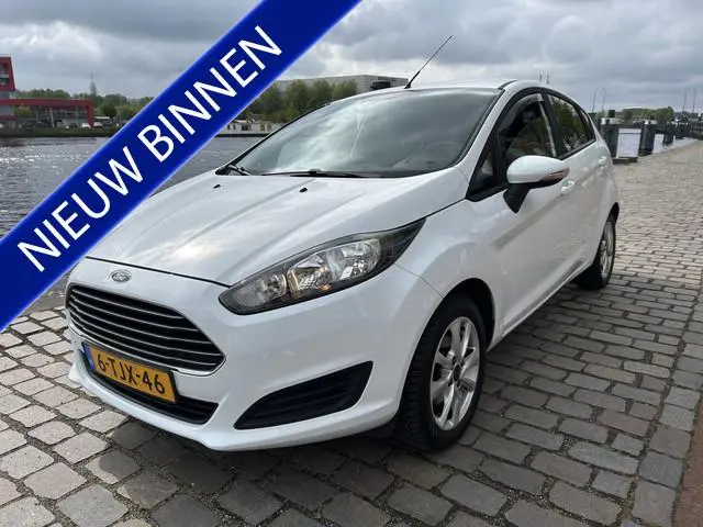 Ford Fiesta 1.0 Style 5 Deurs Navigatie Airco/ecc apk