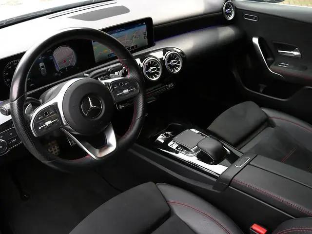 Mercedes-Benz A 200 AMG Line Sfeerverlichting | Widescreen