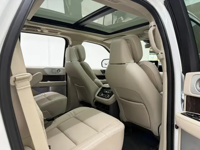 Lincoln Navigator