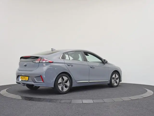 Hyundai IONIQ 1.6 GDi Comfort +