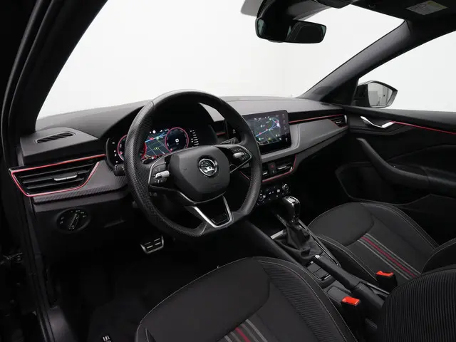 Skoda Scala 1.0 TSI 115 pk DSG Monte Carlo | Panoramadak | Matrix LED | Achteruitrijcamera | Navigat...
