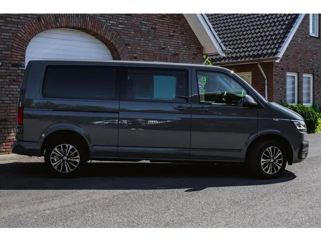 Volkswagen Transporter 2.0 TDI L2H1 150 PK DUB/CAB Caravelle T6.1 150 PK DSG DUB/CAB