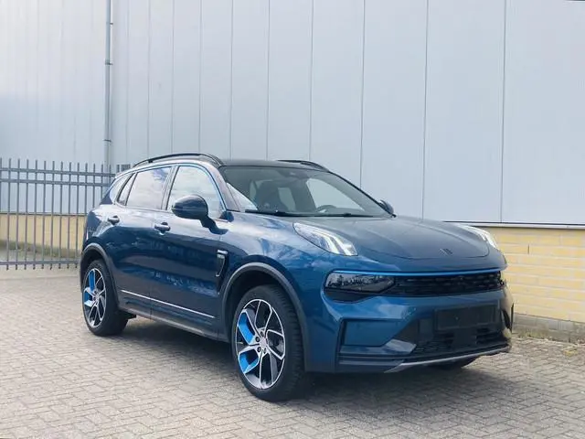 Lynk & Co 01 1.5 PHEV 261PK 1800KG Trekgewicht- Panorama Dak- Stoelverwarming