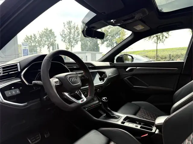 Audi RSQ3