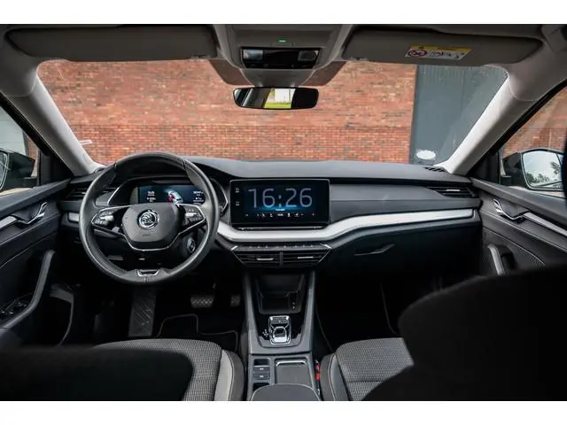 Skoda Octavia Combi 1.0 e-TSI Business Edition | CLIMA | SUNSET | STOEL & STUURWIEL VERWARMING