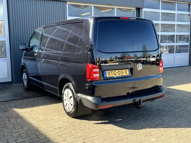 Volkswagen Transporter 2.0 TDI L1H1 Airco Trekhaak 2200kg trekgewicht Kastinrichting 3-Persoons Tele...