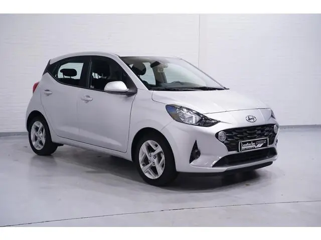 Hyundai i10 1.0 Trend Apple Carplay Navi Airco PDC Achter Stuur/Stoelverwarming lane-assist DAB-ontv...