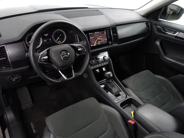 ŠKODA Kodiaq 1.5 TSI Sportline Business Aut- Panoramadak, Carplay, Android Auto, Canton Audio, Camer...