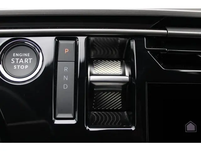 Peugeot e-3008