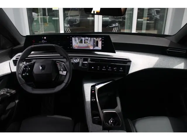 Peugeot e-3008