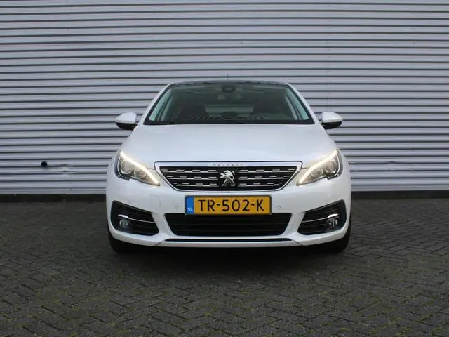 Peugeot 308 1.2 PureTech Allure | Panoramadak | 17” LM | Parkeersensor v+a | Navi | Cruise | Clima |...