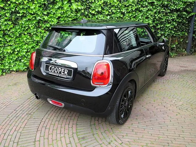 MINI Cooper 1.2 One Pepper Business F56 met Park.ass, Clima, Navi, BT en 16"