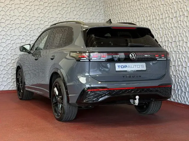 Volkswagen Tiguan 1.5 eHYBRID 272 PK R-LINE VW.TREKHAAK  BLACK PANO XL.NAVI STOEL/STUUR VERW.  BLACK...