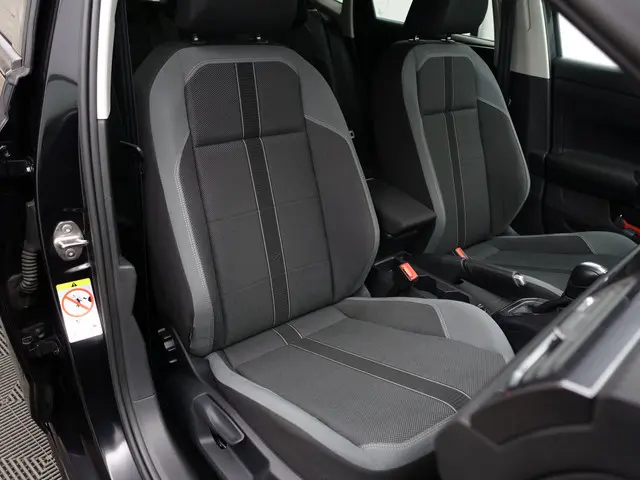 Volkswagen Polo 1.0 TSI Highline+ Aut- Camera, Carplay, Android Auto, ACC Cruise, Park Assist, Led