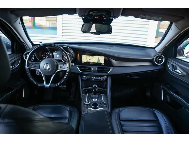 Alfa Romeo Giulia 2.0 T AWD Gepantserd / Armoured B4 B4 + GEPANTSERD 280 PK | Diplomatiek veiligheid...