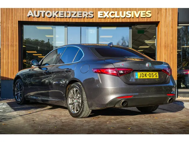 Alfa Romeo Giulia 2.0 T AWD Gepantserd / Armoured B4 B4 + GEPANTSERD 280 PK | Diplomatiek veiligheid...