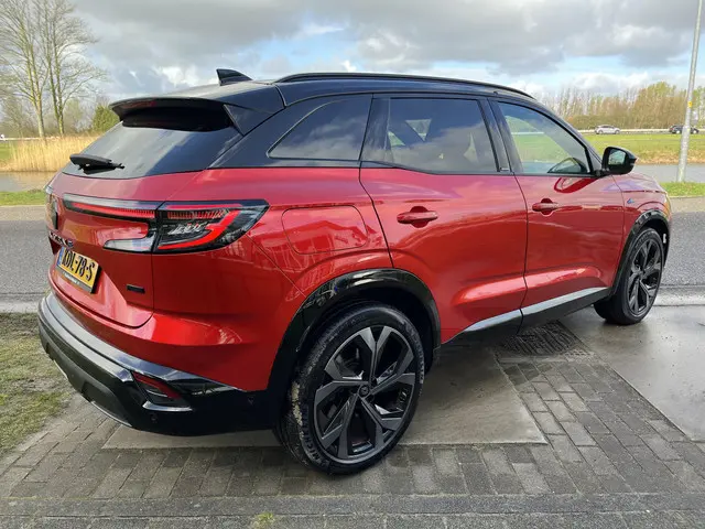 Renault Austral 1.2 E-Tech full hybrid 200PK Iconic Esprit Alpine / 4-Control / Panoramdak/ Winterpa...