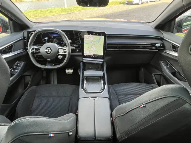 Renault Austral 1.2 E-Tech full hybrid 200PK Iconic Esprit Alpine / 4-Control / Panoramdak/ Winterpa...