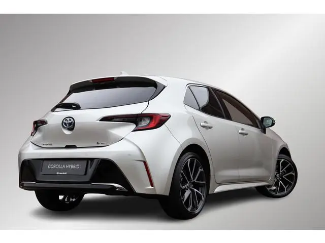 Toyota Corolla Hybrid 180 Executive Nieuw en uit voorraad leverbaar met € 6.200, - voordeel, inclusi...