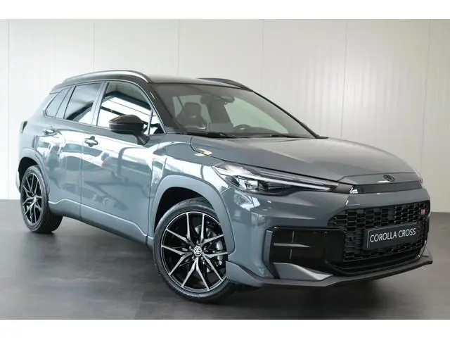Toyota Corolla Cross Hybrid 180 GR Sport, Plus Pack, Nieuw en in september leverbaar met €2000 inrui...