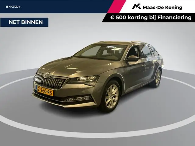 Skoda Superb Combi 1.4 TSI iV 218pk DSG Business Edition Plus  · Camera · Inklap. Trekhaak · Stoelve...