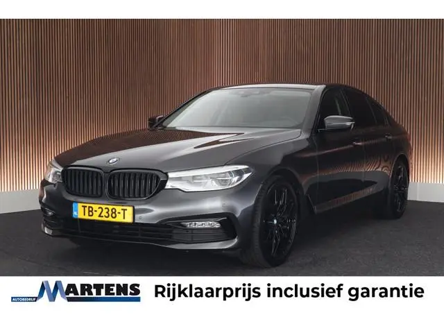 BMW 5-serie 520i 184pk High Executive Leder Camera LED Stoelverwarming