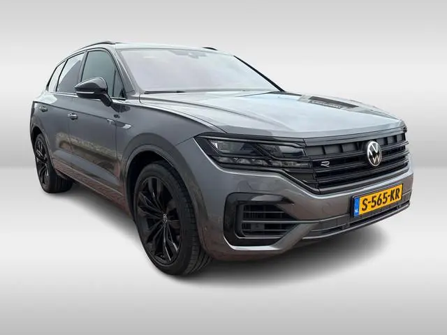 Volkswagen Touareg R 3.0 TSi eHybrid 462pk | Luchtvering | Pano | Trekhaak
