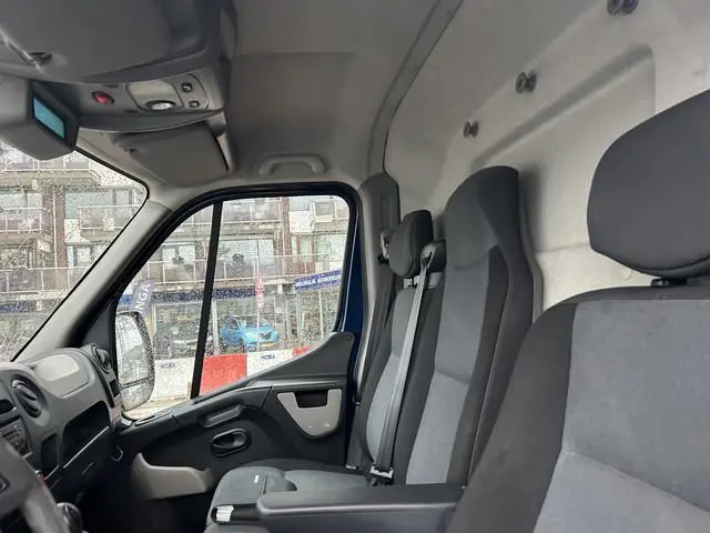 Nissan NV400