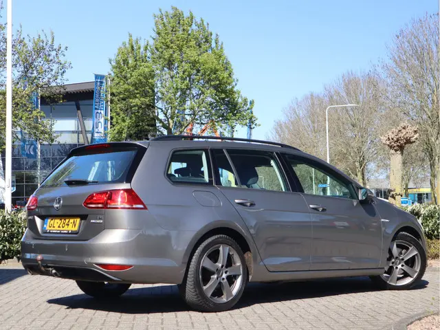 Volkswagen Golf Variant 1.0 TSI Comfortline Navi / Elekramen / Cruise / Trekh / Carplay Marge