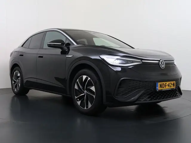 Volkswagen ID.5 Pro 77 kWh PANORAMADAK | ADAPTIVE CRUISE CONTROL | 360° CAMERA | 92% SOH | STOEL VER...
