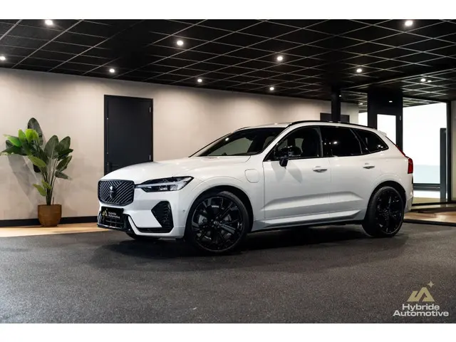 Volvo XC60 2.0 T8 AWD U Black Edition | Facelift | B&W | Massage | Trekhaak