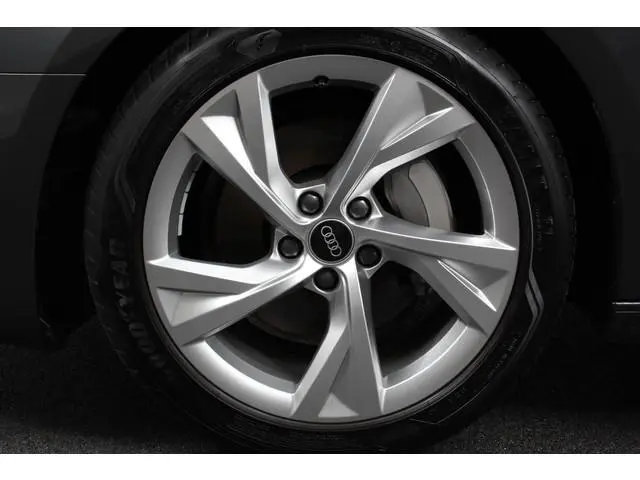 Audi A4 Avant 40 TFSI 204 pk S-tronic S Line Plus | Navigatie | Adaptive Cruise Control | Parkeersen...