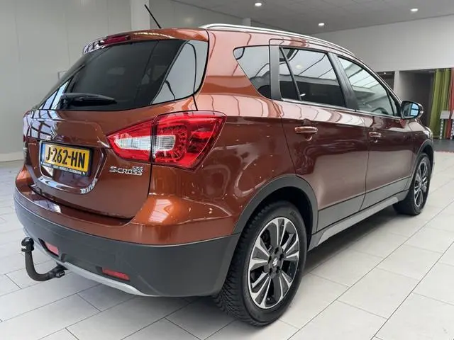 Suzuki S-Cross