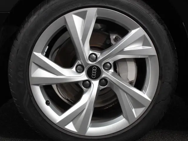 Audi A4 Avant 40 TFSI 205pk Automaat S Line Plus Navigatie Climate Control