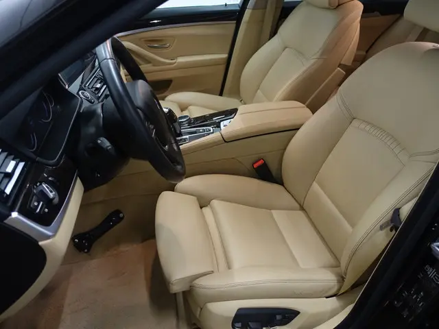 BMW 5-serie 528i High Executive Iuxury Aut- Harman Kardon, Virtual Cockpit, Memory, Navi, Xenon Led,...