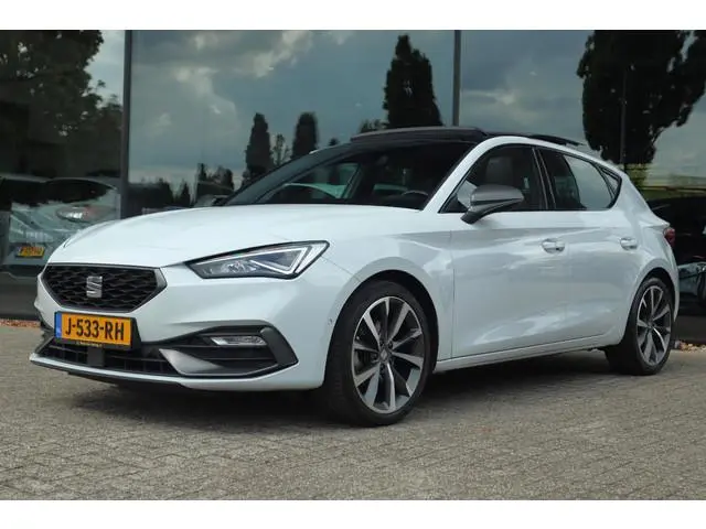 SEAT LEON 1.5 TSI FR LAUNCH EDITION | PANO | VIRT. COCKPIT | LED | CAMERA | KEY-LESS | ACC | WINTERP...