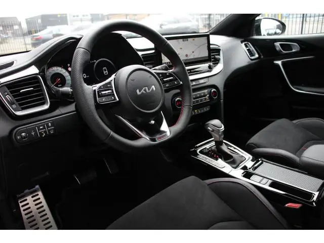 Kia ProCeed 1.6 T-GDi GT | DIRECT LEVERBAAR | 204PK | Panoramadak