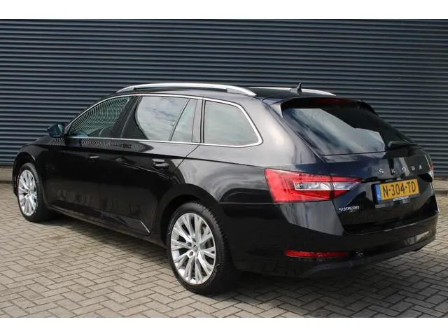 ŠKODA Superb Combi 1.4 TSI iV Business Virtual-Cockpit Afn.-trekhaak Memory-Stoelen Leer/Alcantara...