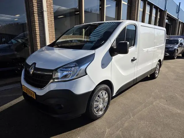 Renault Trafic 2.0 dCi 120Pk /88kw  L2 Airco  Parkeersensor Trekhaak Business
