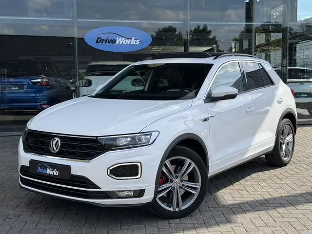 Volkswagen T-Roc 1.5 TSI R-LINE | PANO | LED | Adaptive CC | Camera | Winter-pakket | LED |Key-less...