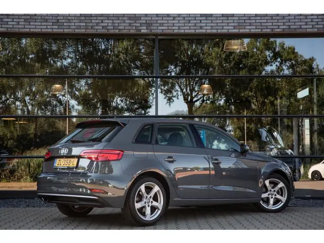 Audi A3 Sportback 30 TFSI Design Pro Line , Cruise control, Navigatie,
