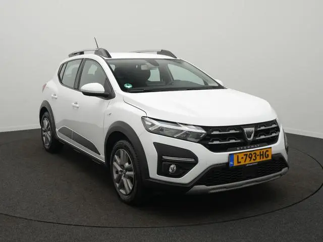 Dacia Sandero Stepway TCe 100 Bi-Fuel Essential - RIJKLAARPRIJS - LPG G3 - Trekhaak - All Seasonband...