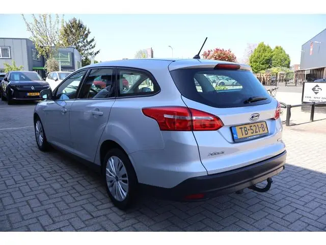 Ford Focus Wagon 1.0 Trend 1e Eigenaar | Volledig onderh | NAP | BTW | Trekhaak | Airco | Radio CD |...