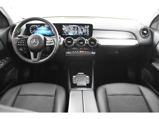 Mercedes-Benz GLB 200 *1ste Eigenaar*Leer*Navigatie*Stoelverwarming*Camera*