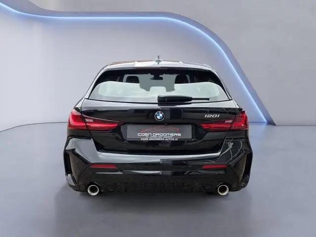 BMW 1-serie 120i M Sport /Apple Carplay/Stuur-Stoelverw./Camera/Parkeersens. Rondom/Elektr. Klep/DAB...