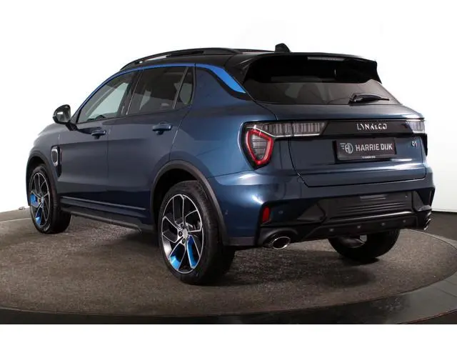 Lynk & Co 01