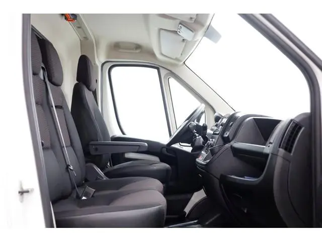 Peugeot Boxer 2.2 BlueHDi 120pk L2H2 Premium Airco/Camera 08-2020