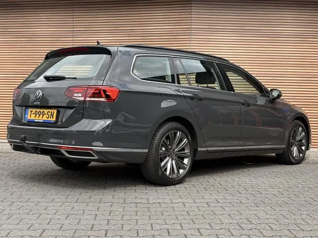 Volkswagen Passat Variant 1.4 TSI PHEV GTE Business Camera / Trekhaak / Comfortstoel / Carplay