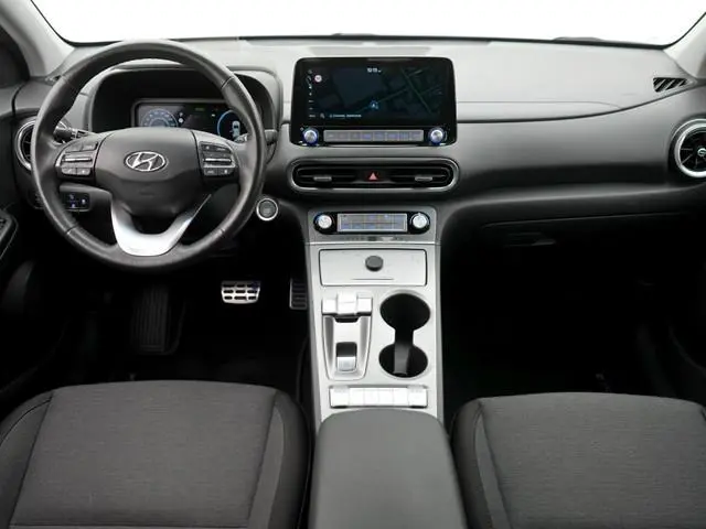 Hyundai Kona EV Fashion 64 kWh | LED | Stoelverwarming | 3-Fase | Warmtepomp