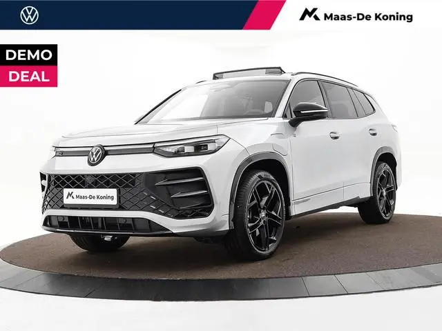 Volkswagen Tayron R-Line Edition 1.5 eHybrid 272 PK 6 versn. DSG · Assistance Pakket Plus · Black St...